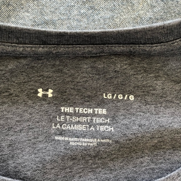 Under Armour Men's Dark Gray Short Sleeve Tee - Picture 2 of 3